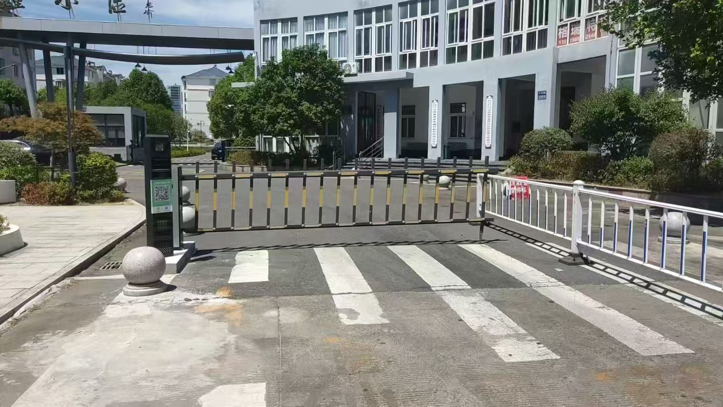 2026停车新趋势：AI车牌识别+全流程无人化，甬安云重构智慧停车新生态